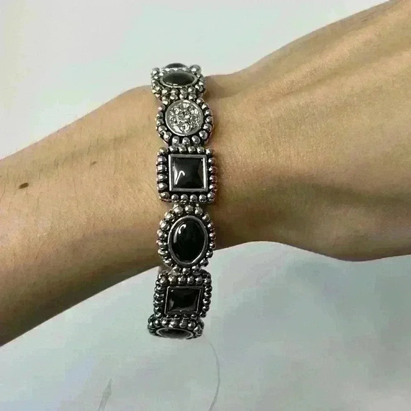 NWT Fashion Leader Women’s Jewel Black Silver Accessory Fashion Bracelet Jewelry - Picture 9 of 10